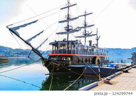 静岡県　下田市　下田港内めぐり　黒船（サスケハナ） 124299744