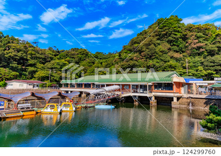静岡県　下田市　下田海中水族館 124299760