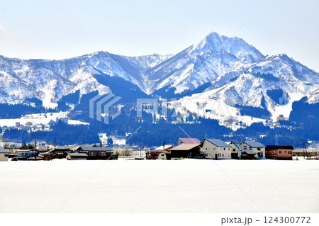 舞子スノーリゾート方面を望む(新潟県南魚沼市)【2025.3】 舞子スノーリゾート方面を望む(新潟県南魚沼市)【2025.3】 124300772