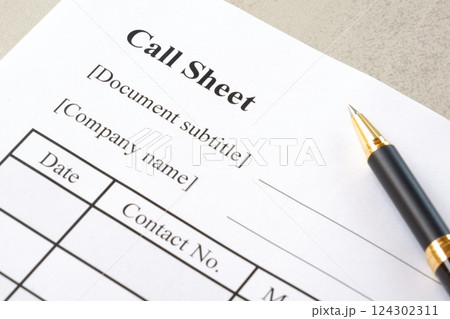 予約受付管理表(Call-Sheet)を記入して予約管理業務を行う 予約受付管理表(Call-Sheet)を記入して予約管理業務を行う 124302311