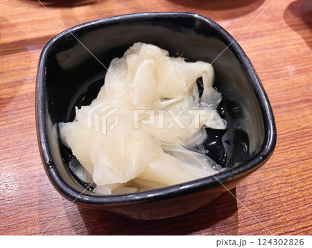 寿司のガリ(甘酢漬け生姜) 口直しの定番薬味 寿司のガリ(甘酢漬け生姜) 口直しの定番薬味 124302826
