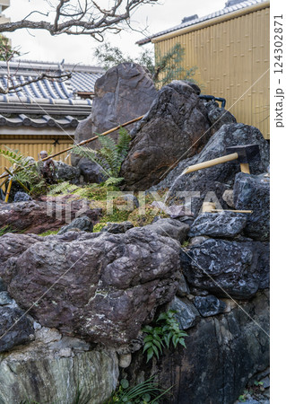 京都市伏見区鷹匠町 大黒寺(通称薩摩寺)金運清水(京伏見の名水)霊験あらたかな水 京都市伏見区鷹匠町 大黒寺(通称薩摩寺)金運清水(京伏見の名水)霊験あらたかな水 124302871