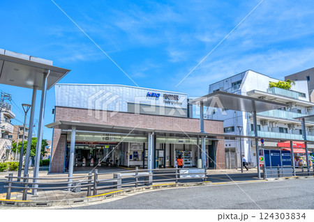 東京都調布市の都市風景 布田駅 東京都調布市の都市風景 布田駅 124303834