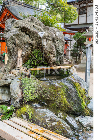 京都市伏見区深草　藤森神社（菖蒲の節句発祥地）勝運と馬の神様　不二の水（京の名水） 124304563