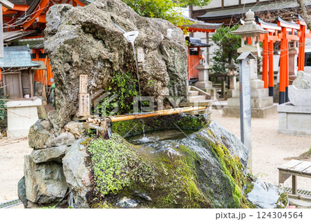京都市伏見区深草　藤森神社（菖蒲の節句発祥地）勝運と馬の神様　不二の水（京の名水） 124304564