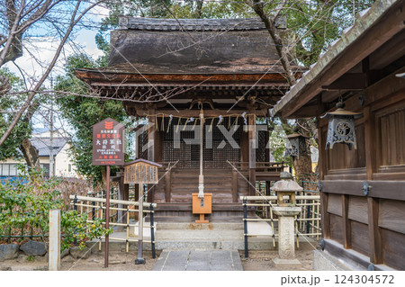 京都市伏見区深草　藤森神社（菖蒲の節句発祥地）勝運と馬の神様　境内社大将軍社本殿（重要文化財） 124304572