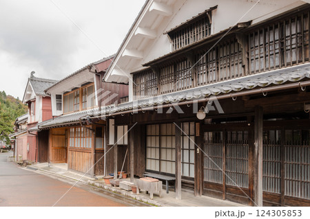 【若狭鯖街道の熊川宿】 124305853