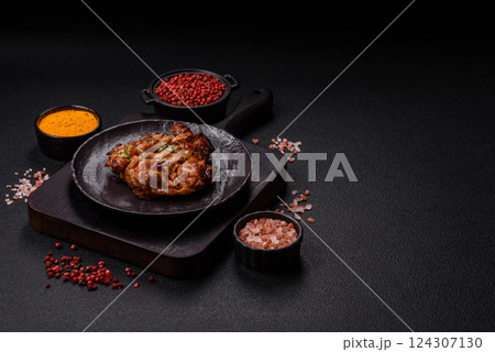 Grilled chicken fillet with garlic sauce, hot pepper 124307130