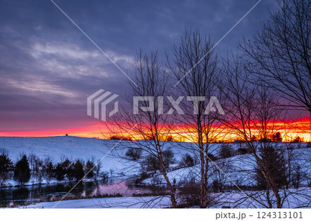 Winter sunset in Central Kentucky Winter sunset in Central Kentucky 124313101
