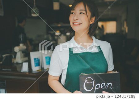 coffee shop coffee shop 124317189