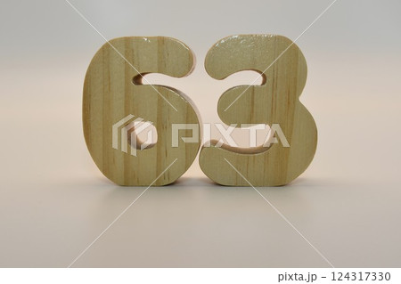 並べられた積み木の数字 並べられた積み木の数字 124317330