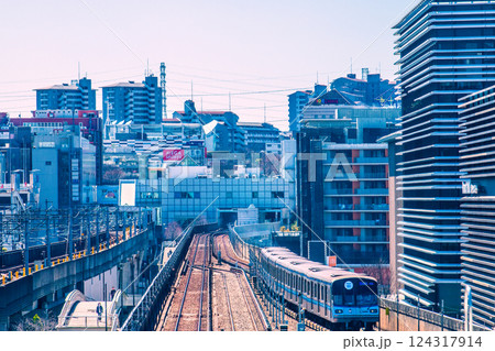 日本の横浜都市景観　センター北側から、地下鉄　「センター南駅」などを望む＝令和7年3月20日 124317914