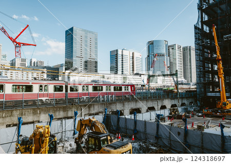 東京再開発 品川駅周辺の工事とクレーン 2025.03　a-5 フィルム調 124318697