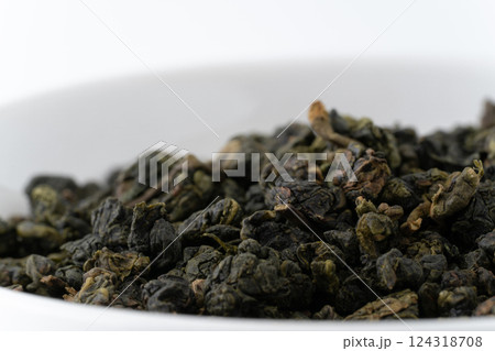 凍頂烏龍茶の茶葉のクローズアップ 凍頂烏龍茶の茶葉のクローズアップ 124318708