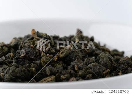 凍頂烏龍茶の茶葉のクローズアップ 凍頂烏龍茶の茶葉のクローズアップ 124318709