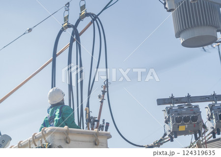 配電線作業 配電工事 配電線作業 配電工事 124319635