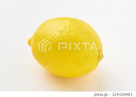 新鮮なレモン 新鮮なレモン 124320461