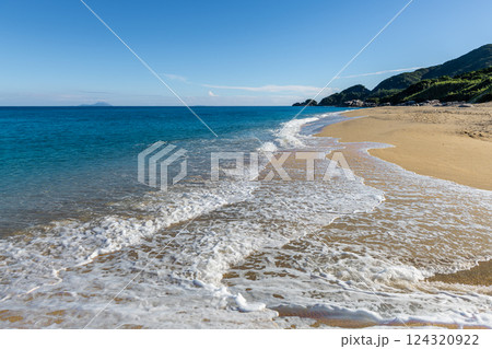 屋久島洋上アルプスの絶景(7月)海亀産卵地永田海岸いなか浜 124320922