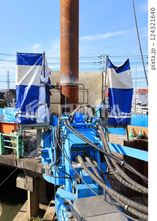 橋の架け替え工事 124321640