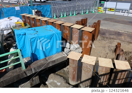 橋の架け替え工事 124321646