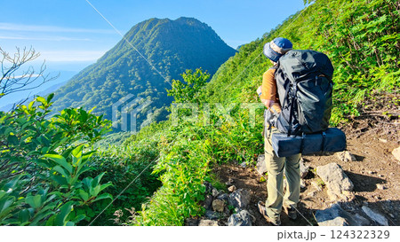 夏の火打山・妙高山登山(大倉乗越から妙高山を望む) 夏の火打山・妙高山登山(大倉乗越から妙高山を望む) 124322329