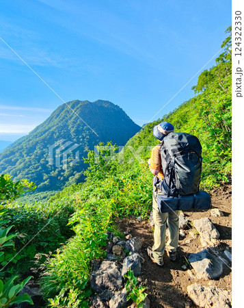 夏の火打山・妙高山登山(大倉乗越から妙高山を望む) 夏の火打山・妙高山登山(大倉乗越から妙高山を望む) 124322330