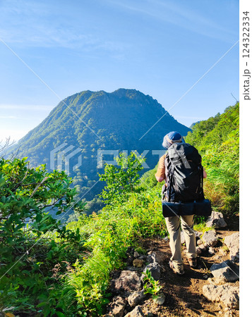 夏の火打山・妙高山登山(大倉乗越から妙高山を望む) 夏の火打山・妙高山登山(大倉乗越から妙高山を望む) 124322334