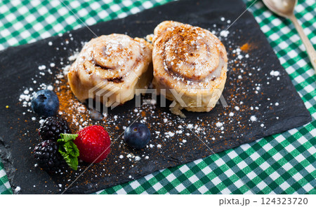 Tasty dessert Cinnabon Tasty dessert Cinnabon 124323720