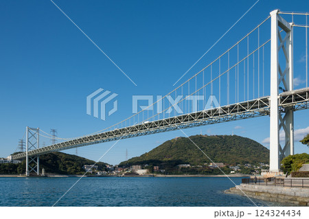 【北九州門司港　関門海峡と関門橋ノーフォーク 広場から】 124324434