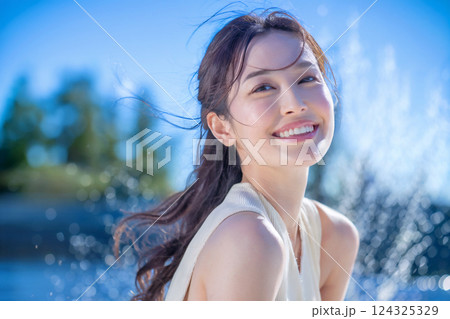 若い女性の夏のビューティーポートレート Generative AI 若い女性の夏のビューティーポートレート Generative AI 124325329