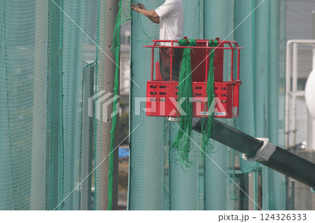 市民グラウンドの防球ネット修理 124326333