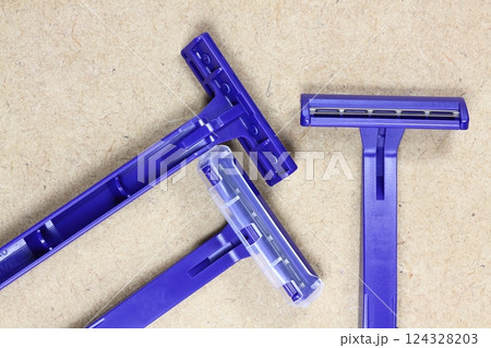 使い捨てカミソリ 124328203