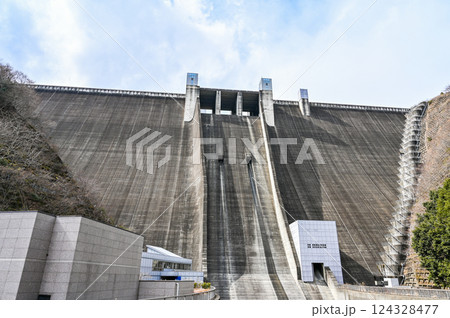 神奈川県の宮ヶ瀬ダム 124328477