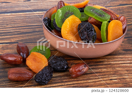 Dry fruits in bowl 124328600