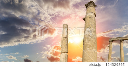 Roman Columns in the Jordanian city of Jerash (Gerasa of Antiquity), capital and largest city of Jerash Governorate, Jordan. Against the background of a beautiful sky with clouds 124329865
