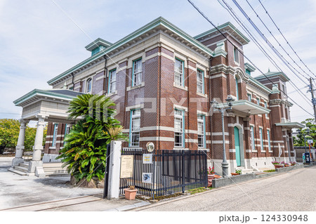 佐賀県佐賀市　佐賀歴史民族館（旧古賀銀行） 124330948