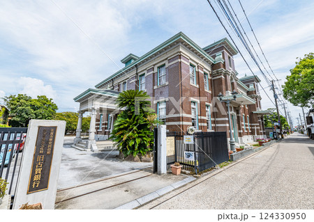 佐賀県佐賀市　佐賀歴史民族館（旧古賀銀行） 124330950