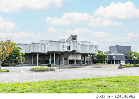 佐賀県佐賀市　佐賀県立博物館と佐賀県立美術館 124330962