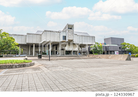 佐賀県佐賀市　佐賀県立博物館と佐賀県立美術館 124330967