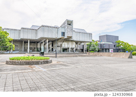 佐賀県佐賀市 佐賀県立博物館と佐賀県立美術館 佐賀県佐賀市 佐賀県立博物館と佐賀県立美術館 124330968