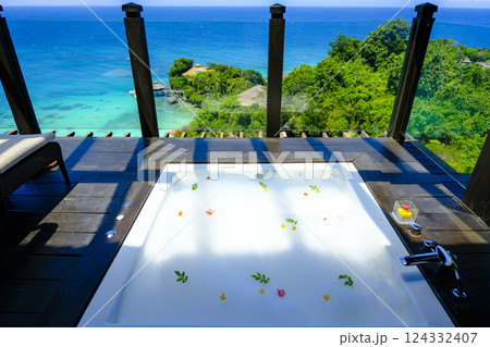 海外旅行 フィリピン・ボラカイ島 シャングリラ・ボラカイ 124332407