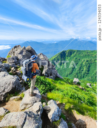 夏の火打山・妙高山登山(妙高山南峰から黒姫山・高妻山を望む) 夏の火打山・妙高山登山(妙高山南峰から黒姫山・高妻山を望む) 124334053