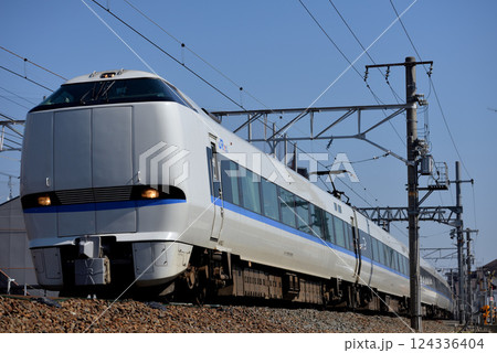 東海道本線を走る683系特急サンダーバード8号 124336404