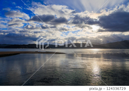 天橋立の大天橋から望む宮津湾側の景色 124336729