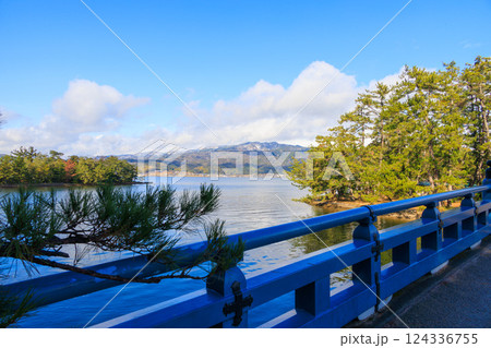 天橋立の大天橋と阿蘇海 天橋立の大天橋と阿蘇海 124336755