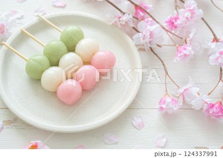 三色団子と桜 三色団子と桜 124337991