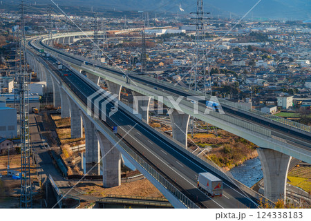 新東名高速道路、静岡県富士市天間付近 124338183