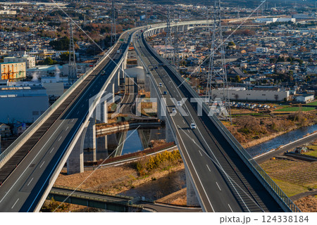 新東名高速道路、静岡県富士市天間付近 新東名高速道路、静岡県富士市天間付近 124338184