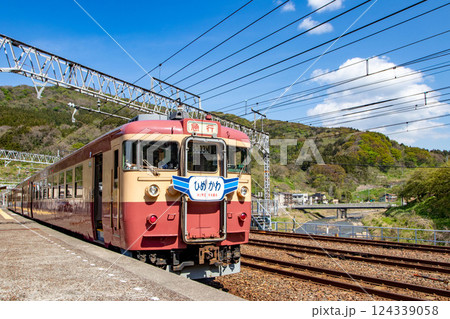 えちごトキめき鉄道の急行列車 124339058