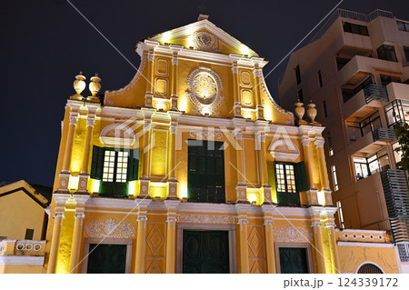 世界遺産・ライトアップされた聖ドミニコ教会／マカオ 124339172